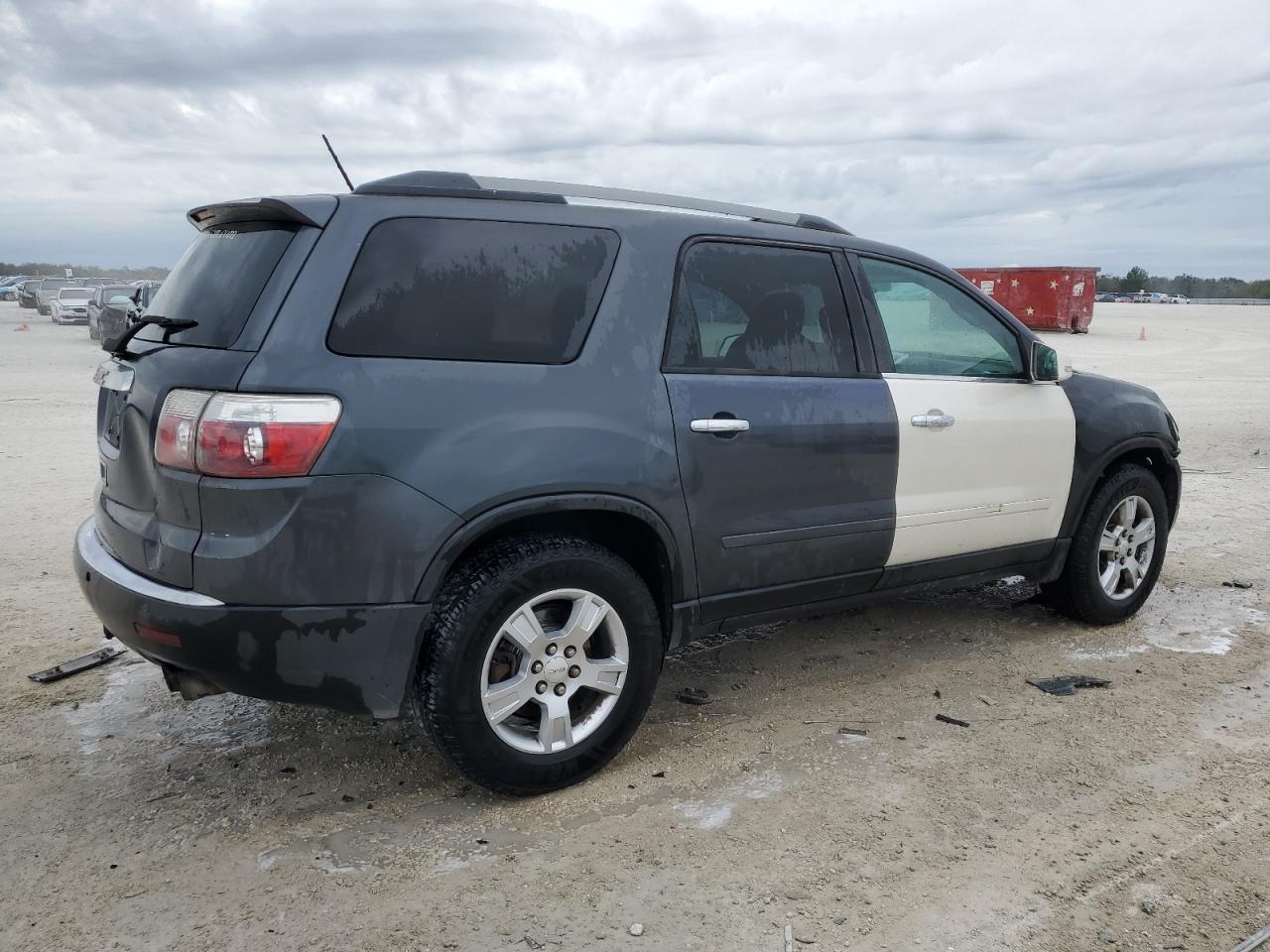 2011 GMC Acadia - Image 3