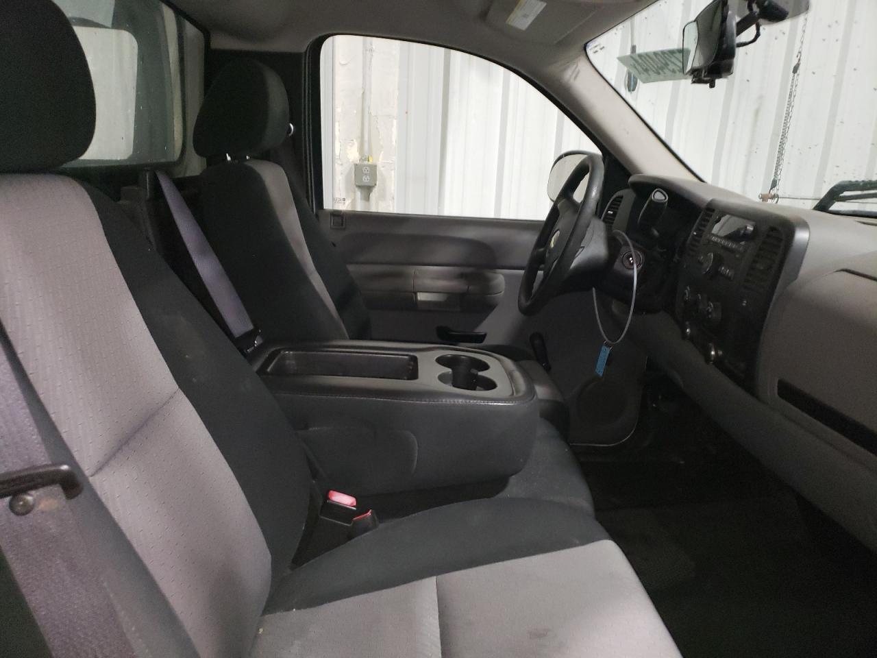 2008 Chevrolet Silverado - Image 10
