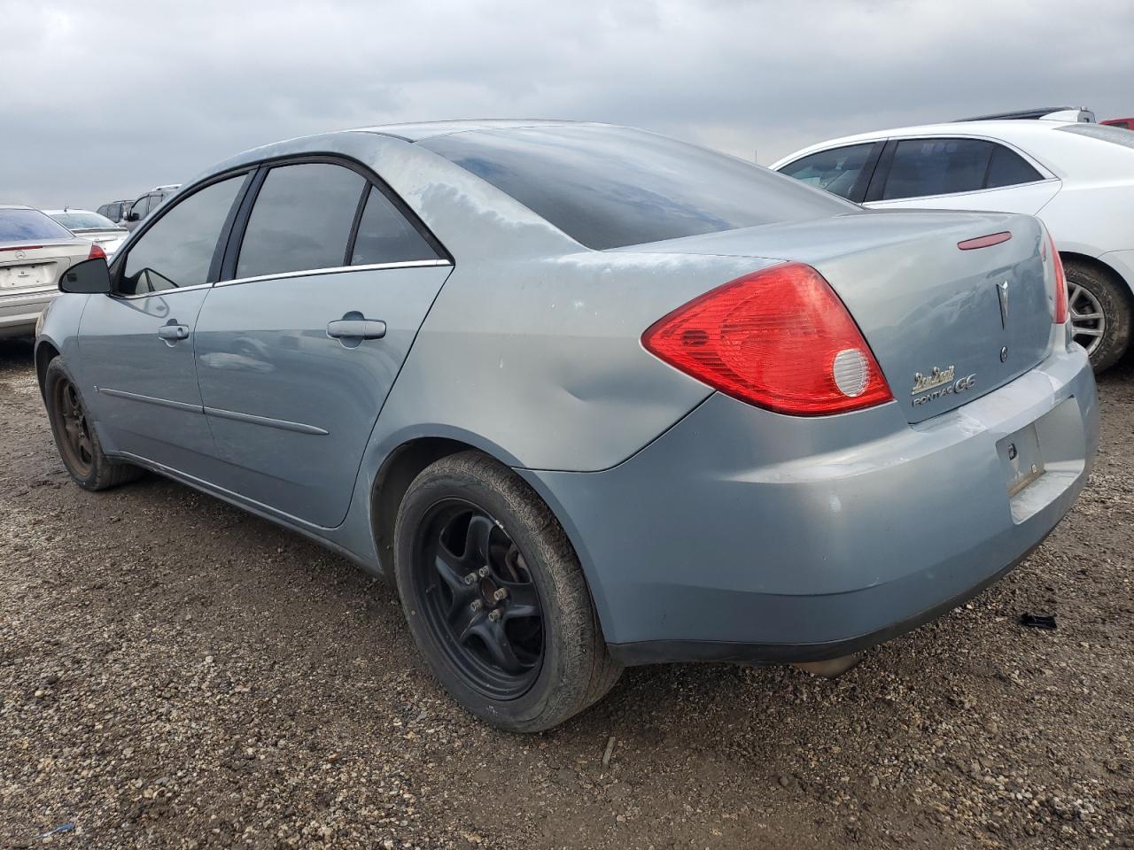 2007 Pontiac G6 - Image 2