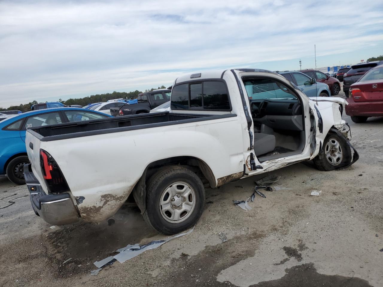 2010 Toyota Tacoma - Image 3