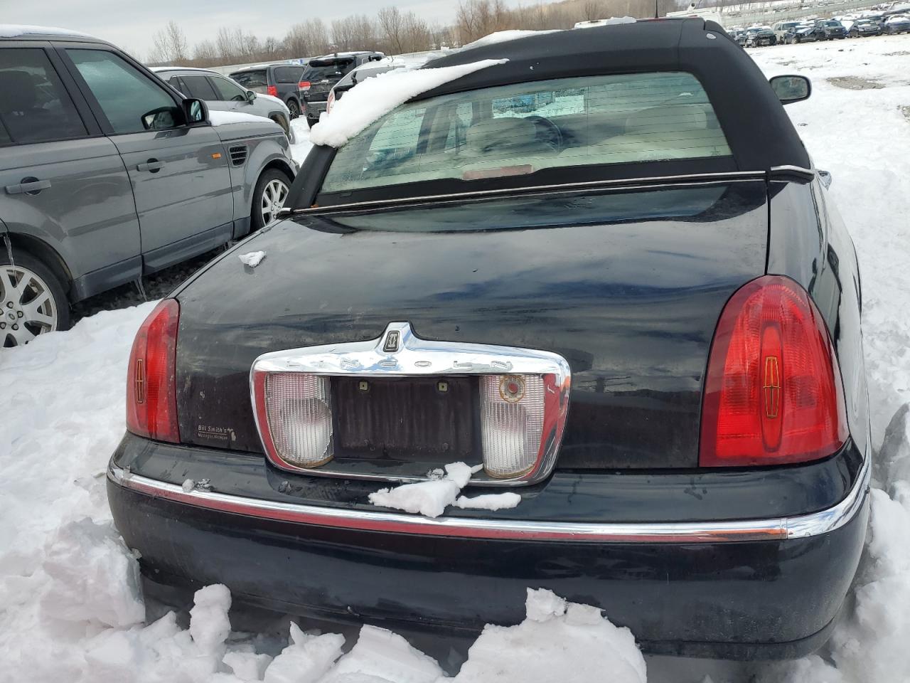 2000 Lincoln Town Car Cartier VIN: 1LNHM83W5YY891773 Lot: 61326375