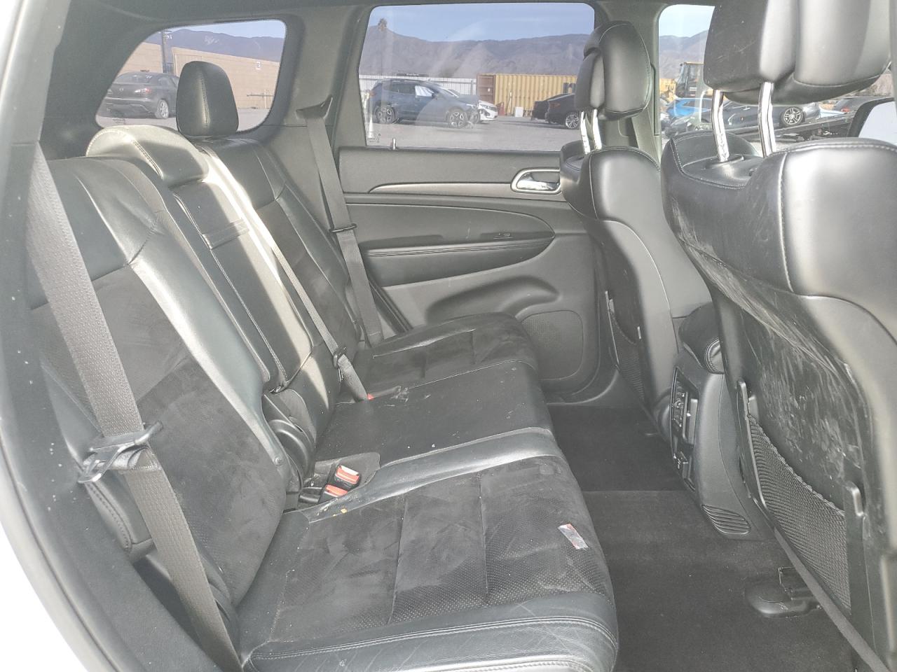 2017 Jeep Grand Cherokee - Image 12
