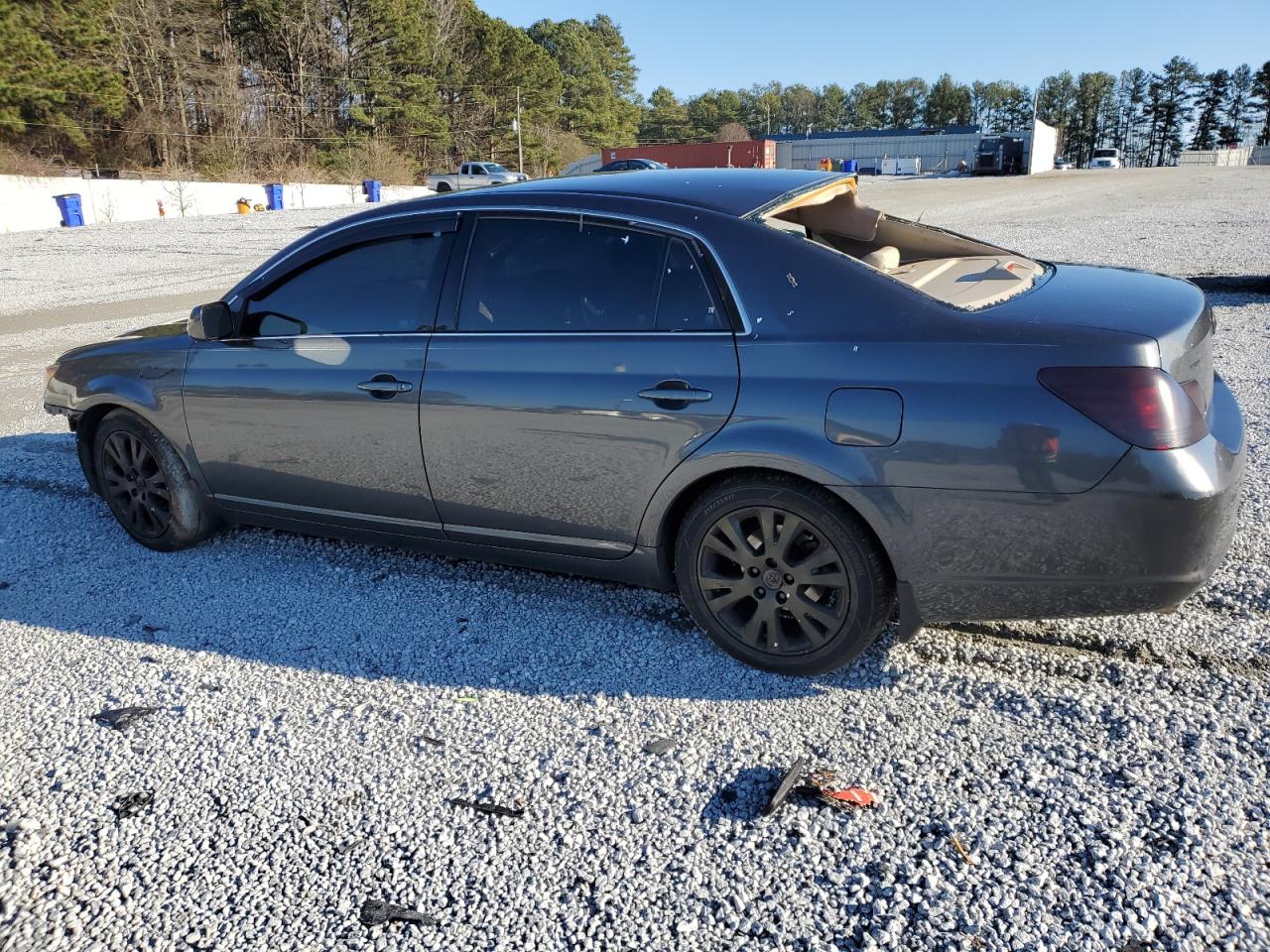 2008 Toyota Avalon - Image 2