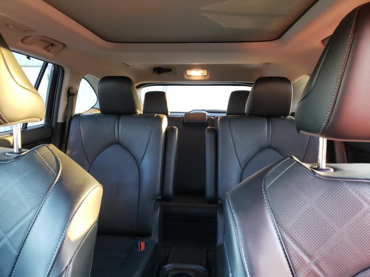 2021 Toyota Highlander - Image 10
