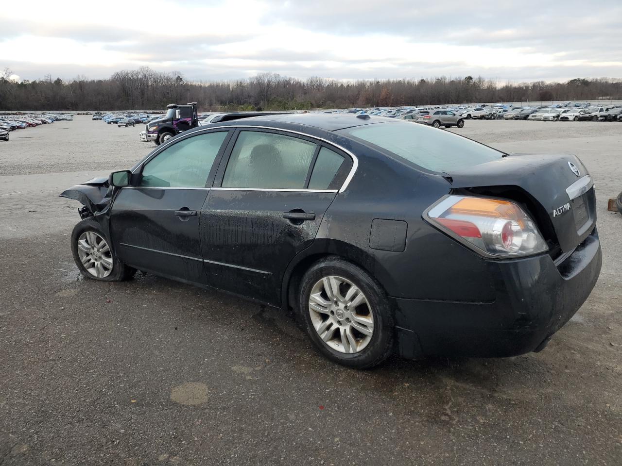 2010 Nissan Altima - Image 2