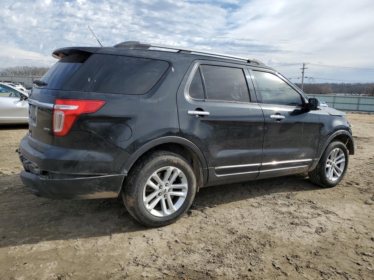 2015 Ford Explorer - Image 3