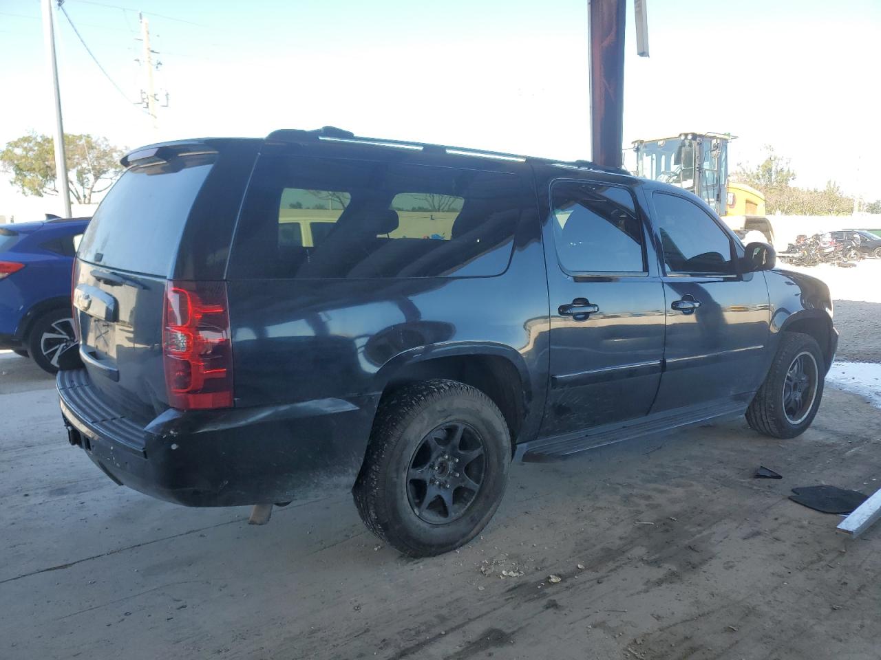 2007 Chevrolet Suburban - Image 3