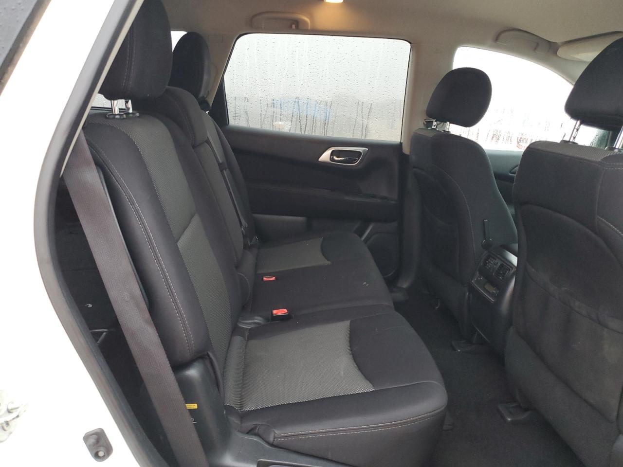 2017 Nissan Pathfinder - Image 11