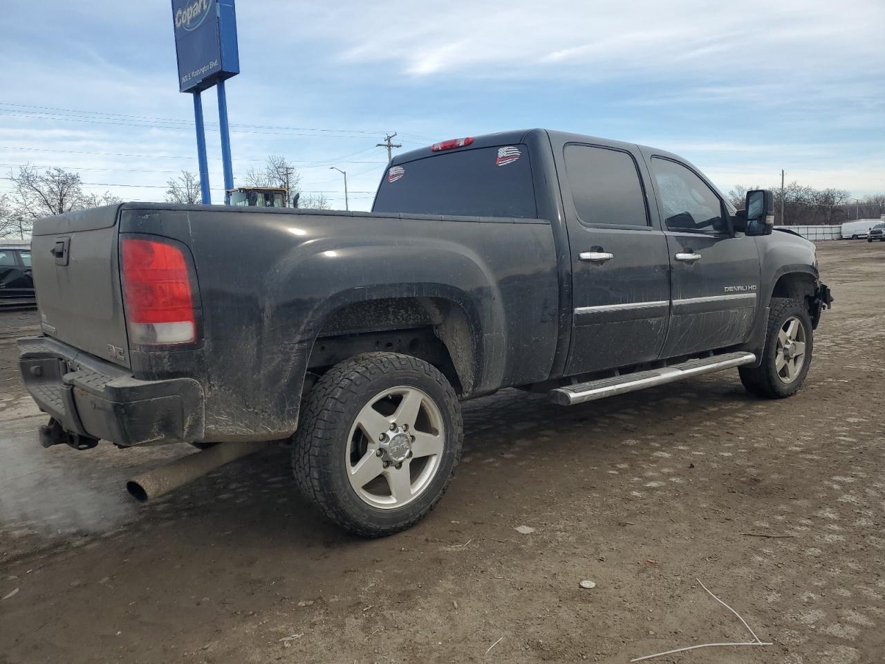 2011 GMC Sierra - Image 3