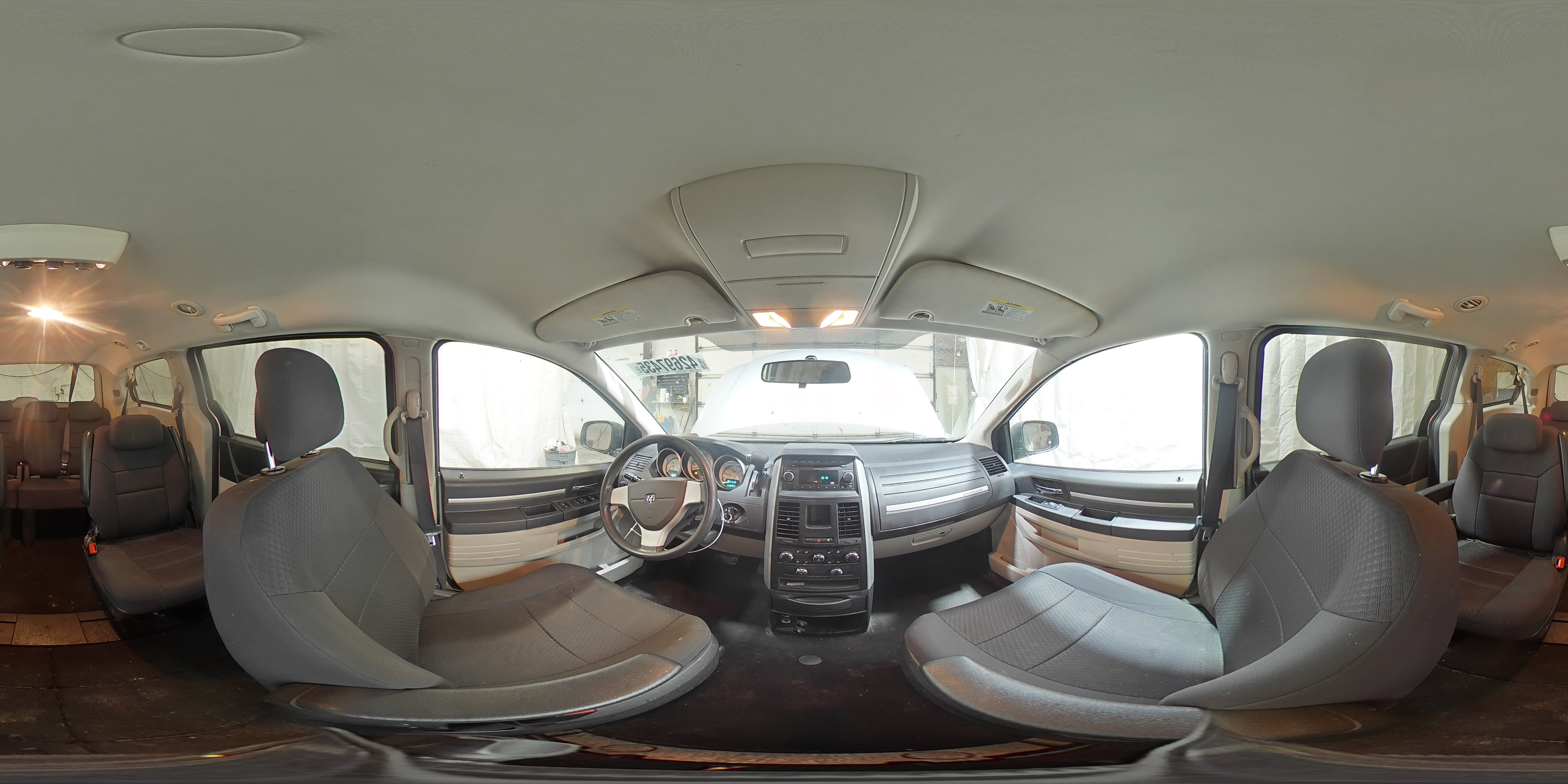 2010 Dodge Caravan - Image 15