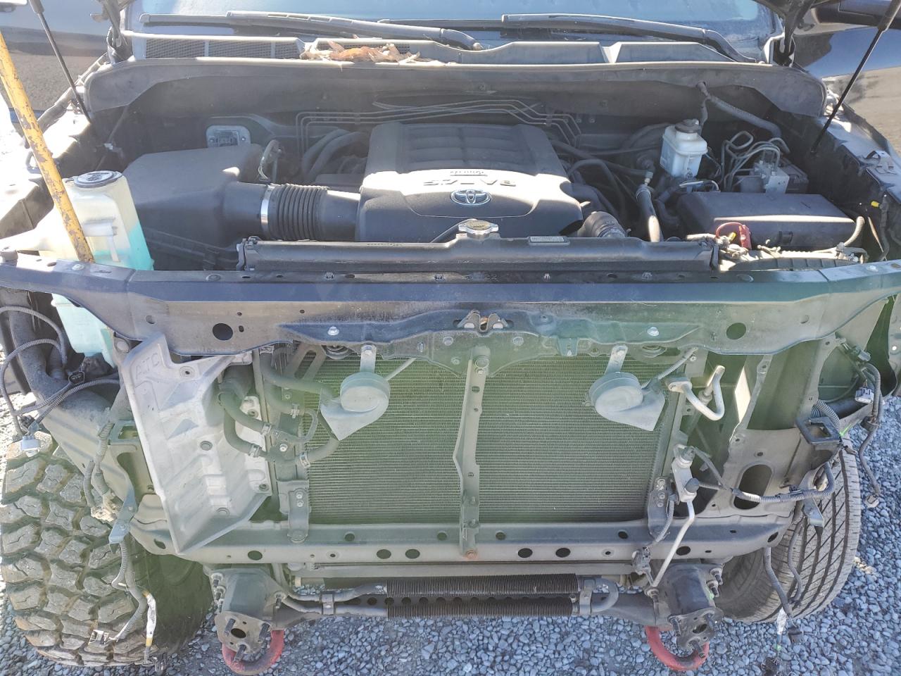 2012 Toyota Tundra - Image 12
