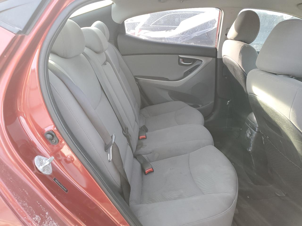 2015 Hyundai Elantra - Image 10
