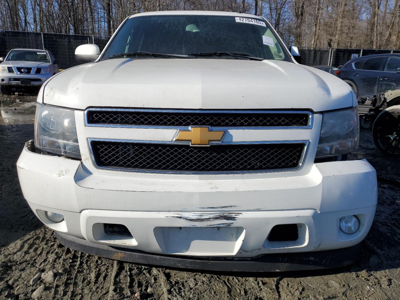 2009 Chevrolet Suburban - Image 5