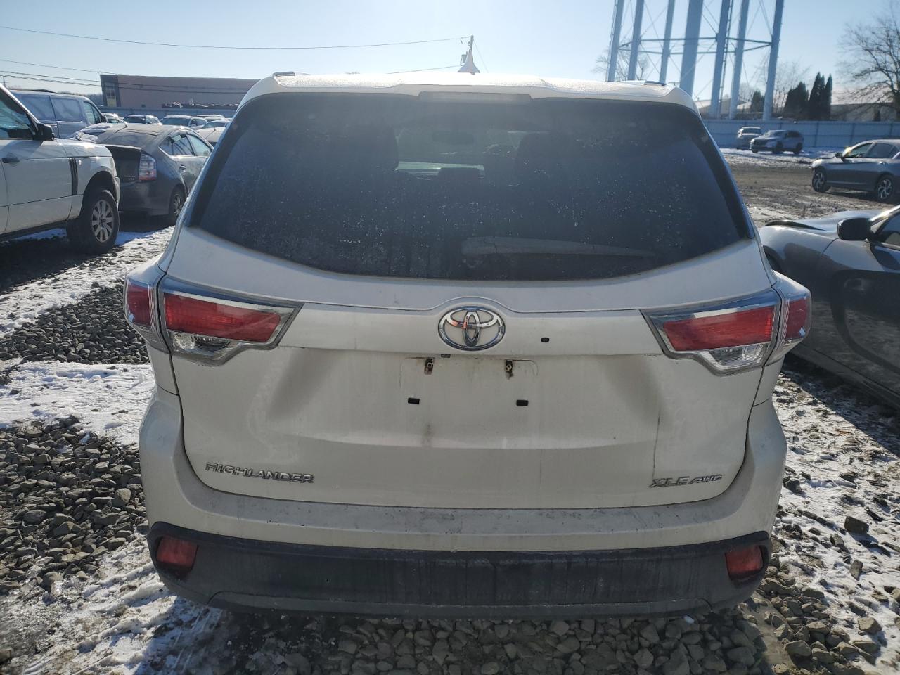 2015 Toyota Highlander - Image 6