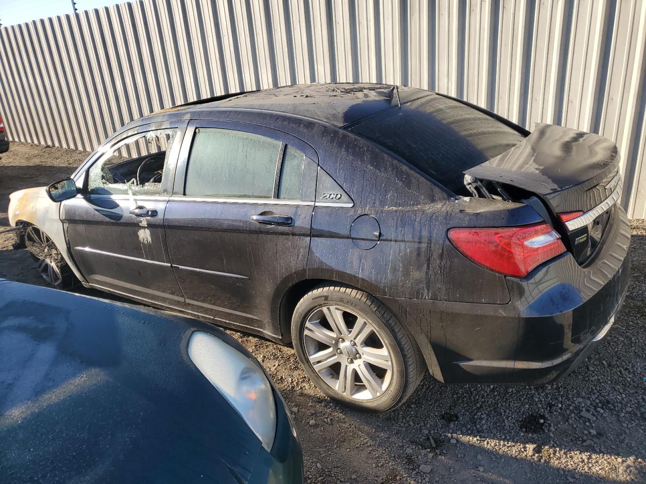 2012 Chrysler 200 - Image 2