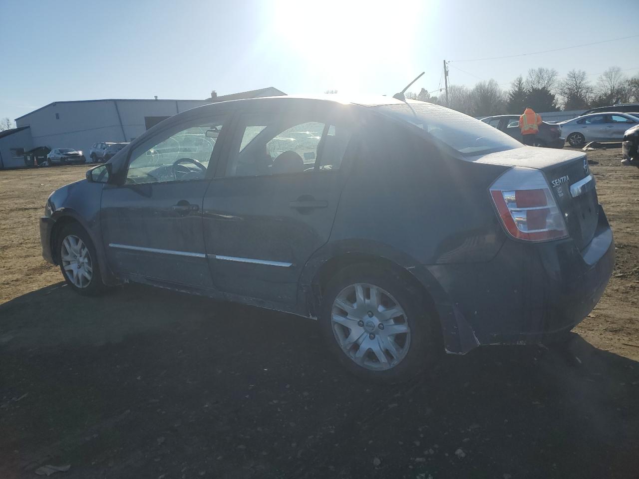 2010 Nissan Sentra - Image 2