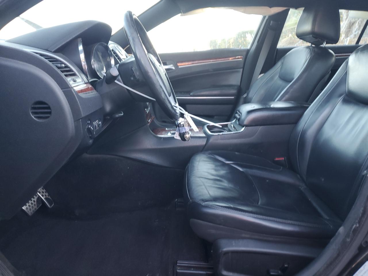 2014 Chrysler 300 - Image 7