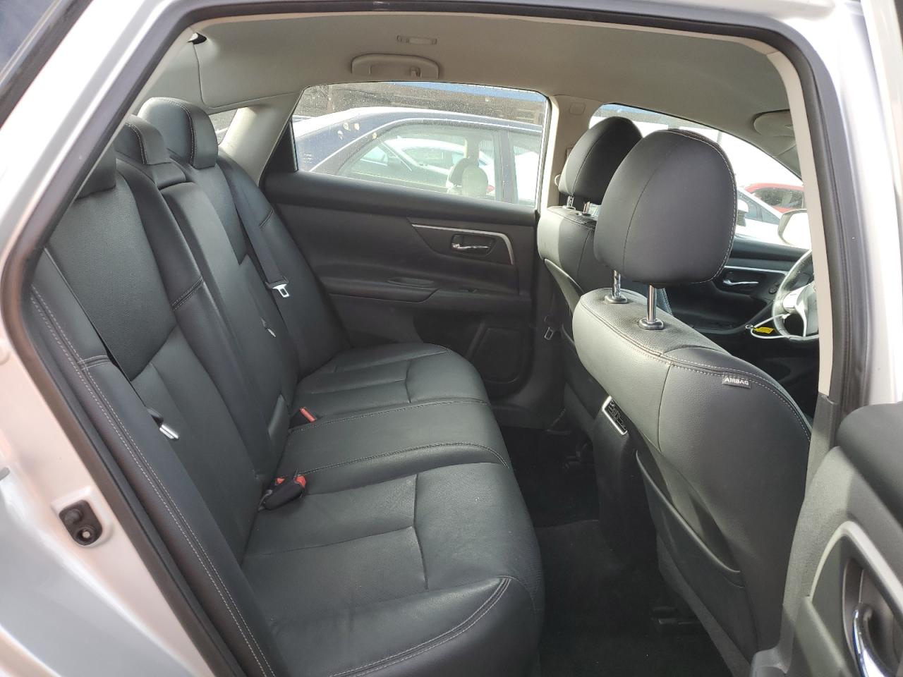 2017 Nissan Altima - Image 10