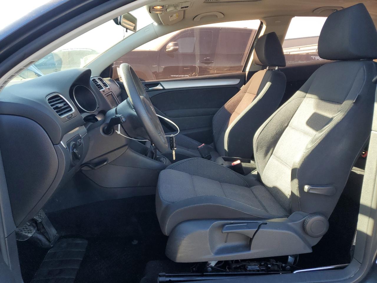 2010 Volkswagen Golf - Image 7