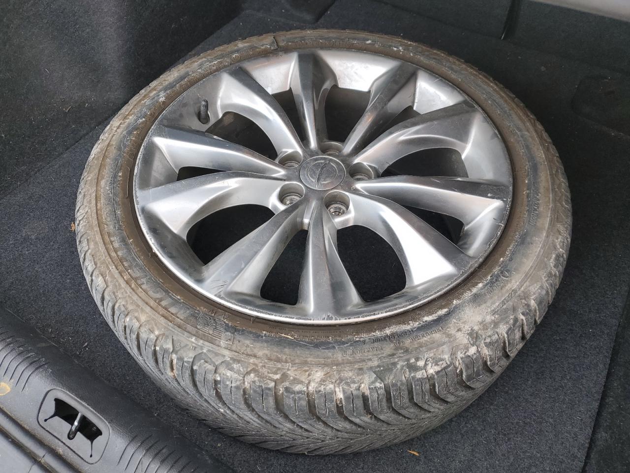 2015 Chrysler 200 - Image 12