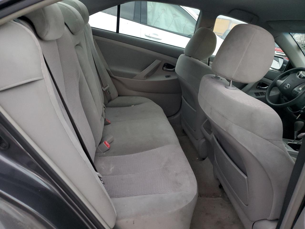 2010 Toyota Camry - Image 10