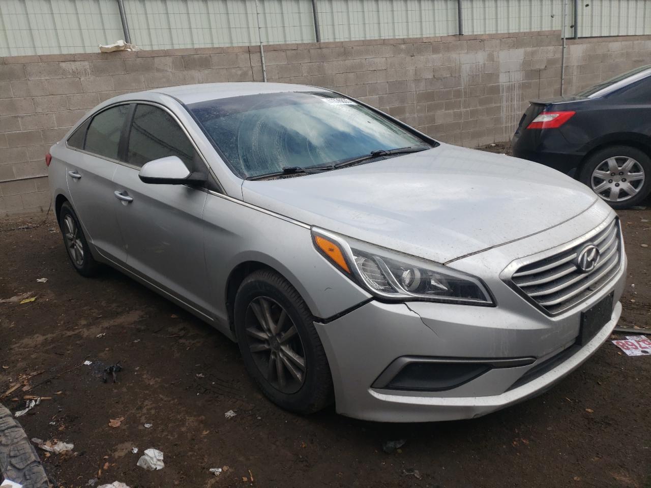 2017 Hyundai Sonata - Image 4