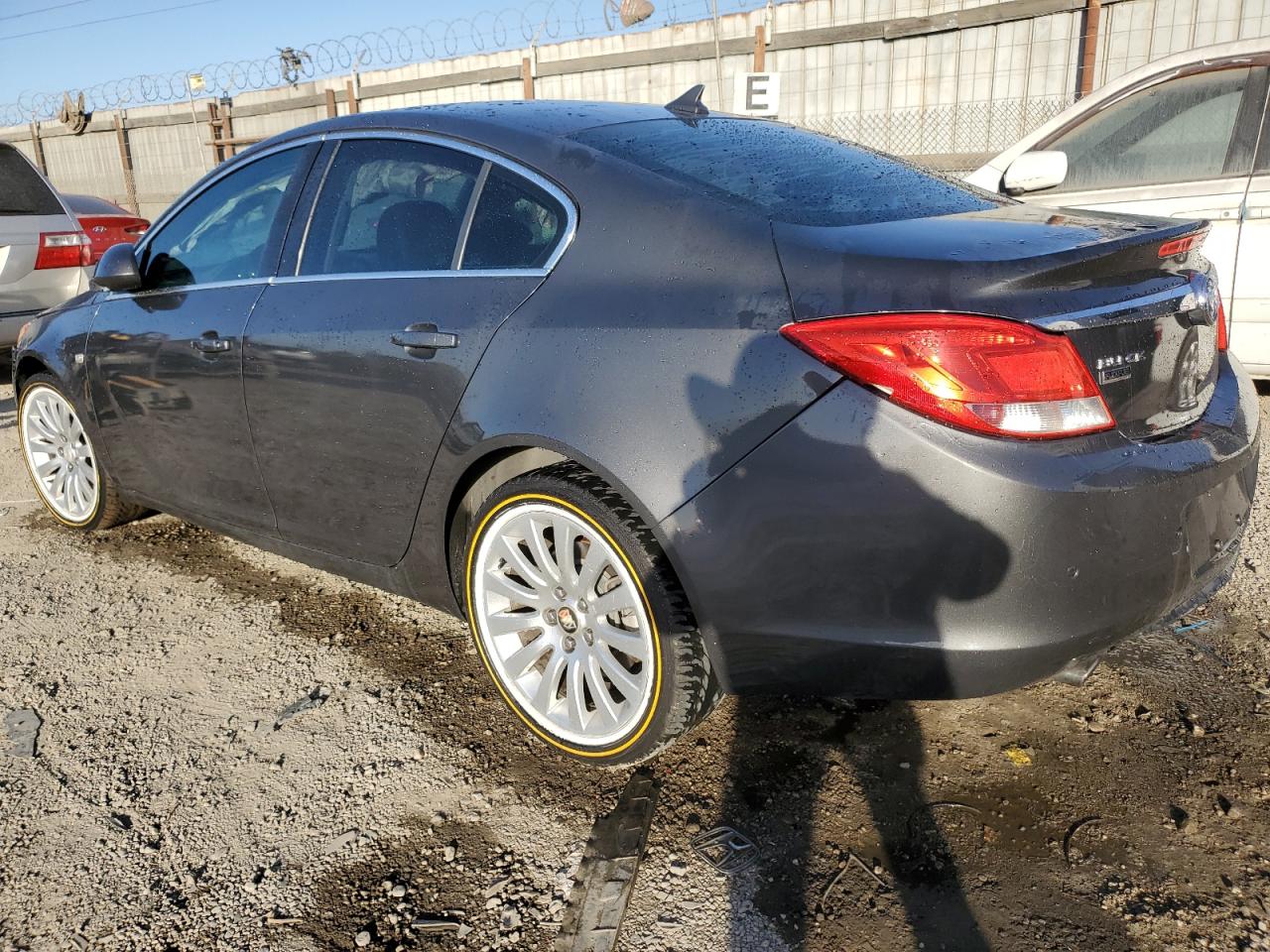 2011 Buick Regal - Image 2