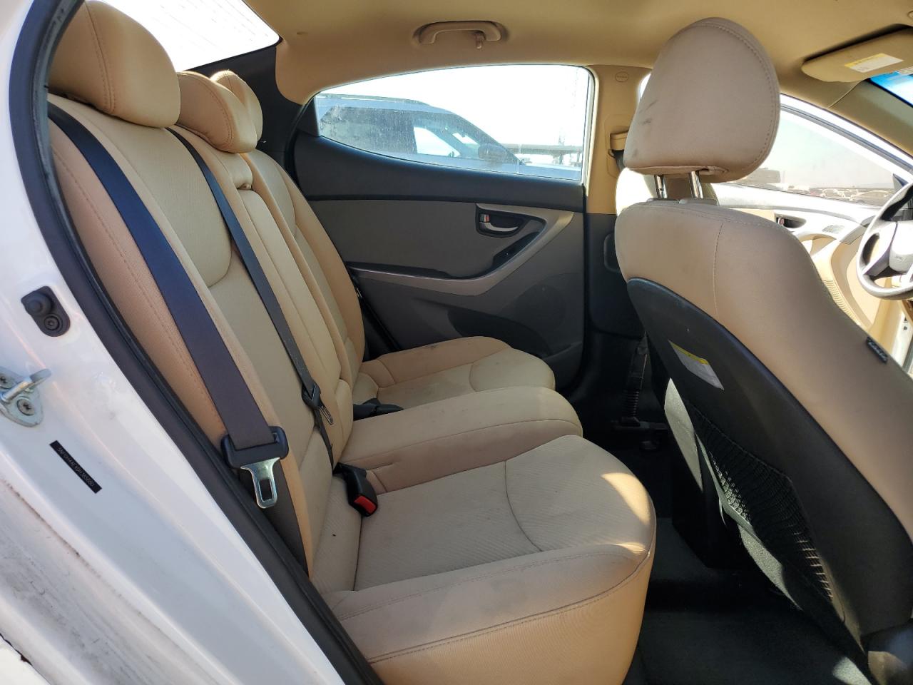 2013 Hyundai Elantra - Image 10