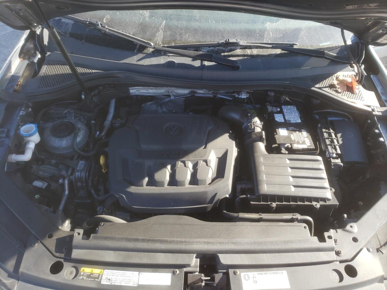 2018 Volkswagen Tiguan - Image 13
