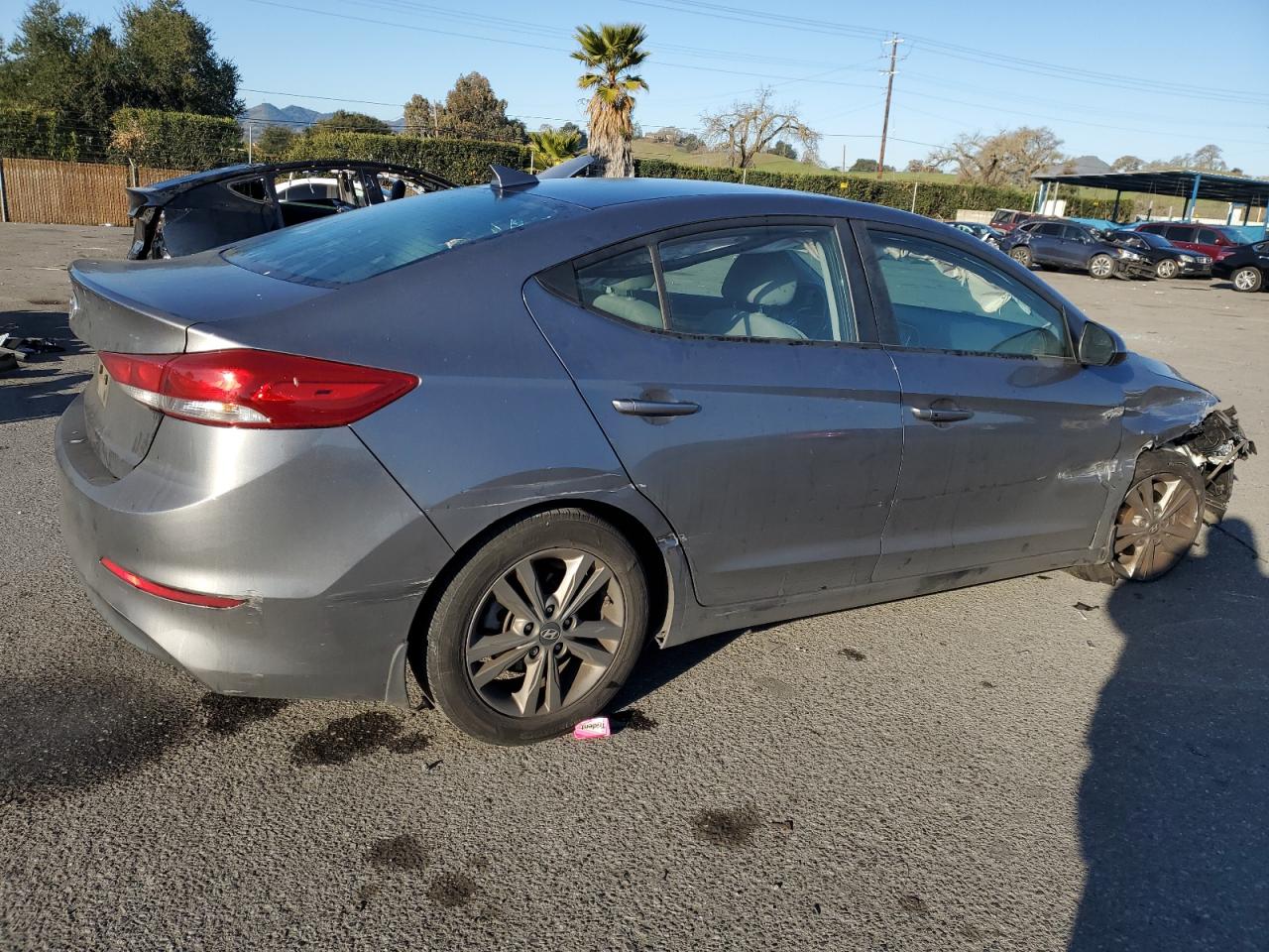 2018 Hyundai Elantra - Image 3
