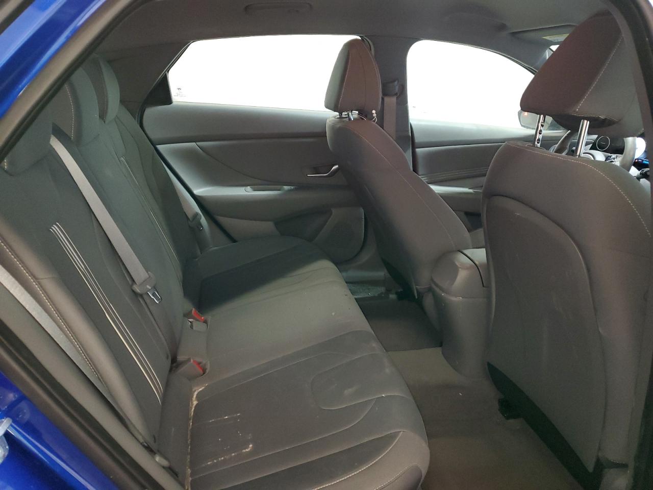 2023 Hyundai Elantra - Image 10