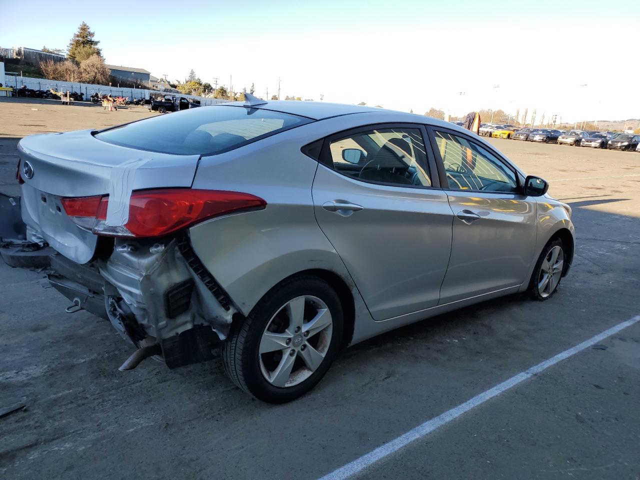 2013 Hyundai Elantra - Image 3