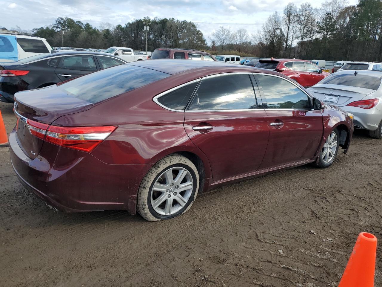 2014 Toyota Avalon - Image 3