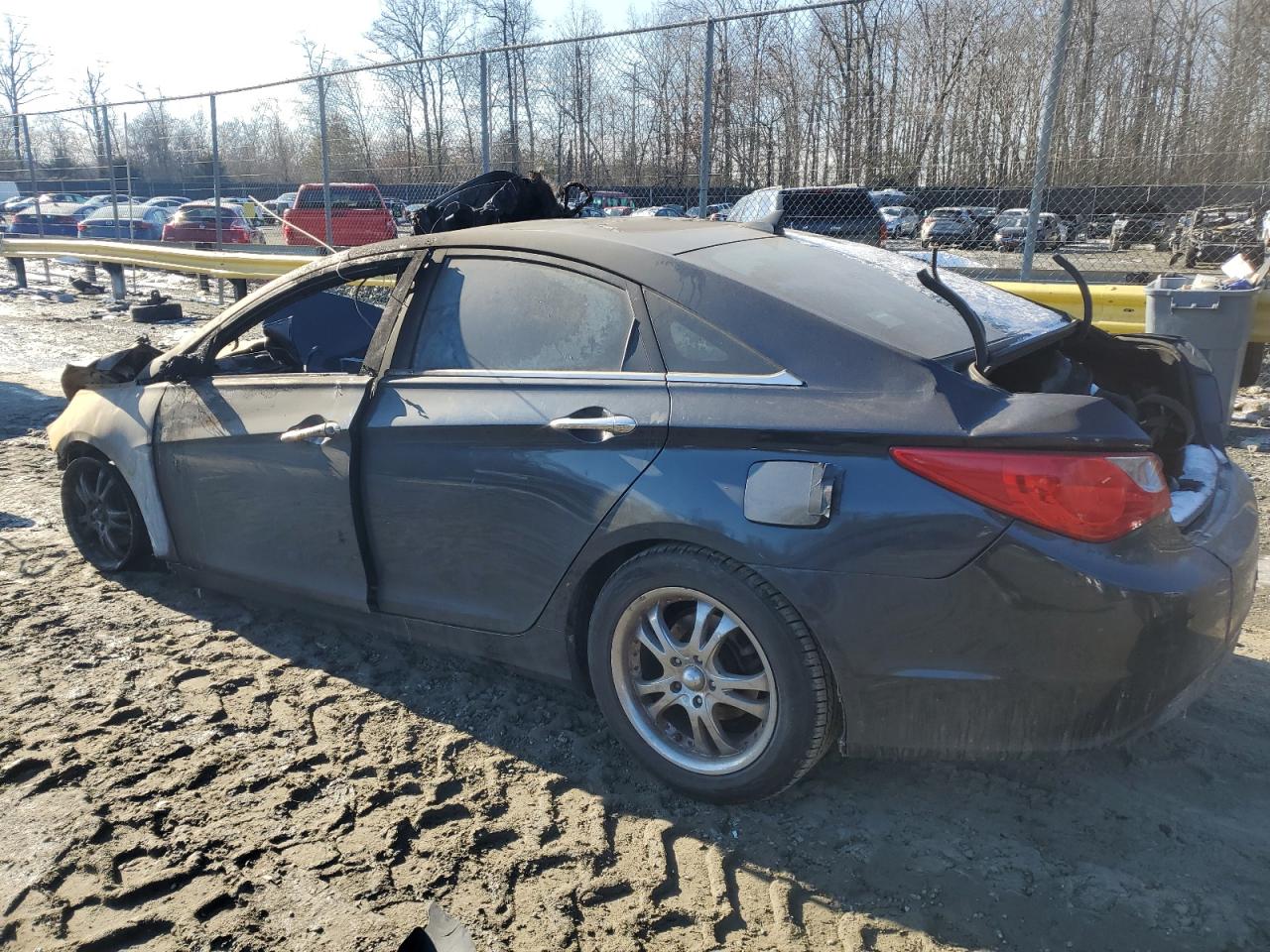 2011 Hyundai Sonata - Image 2