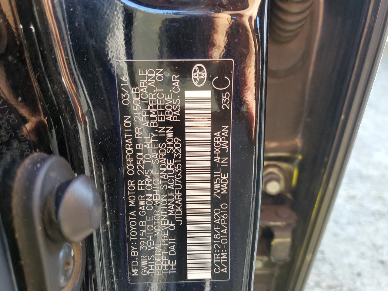 2016 Toyota Prius - Image 12