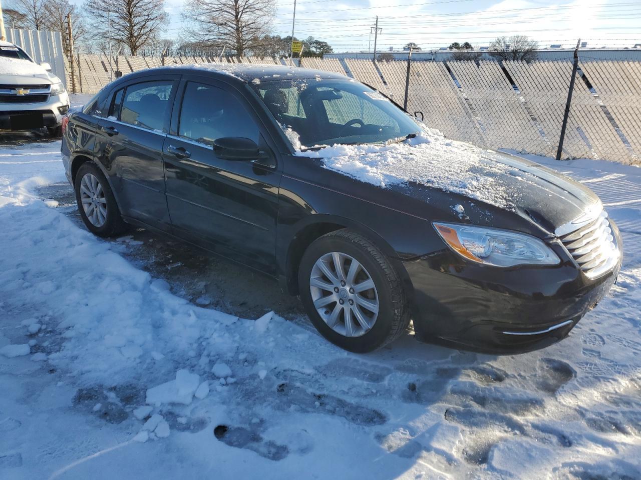 VIN 1C3CCBBG7DN731757 2013 CHRYSLER 200 no.4