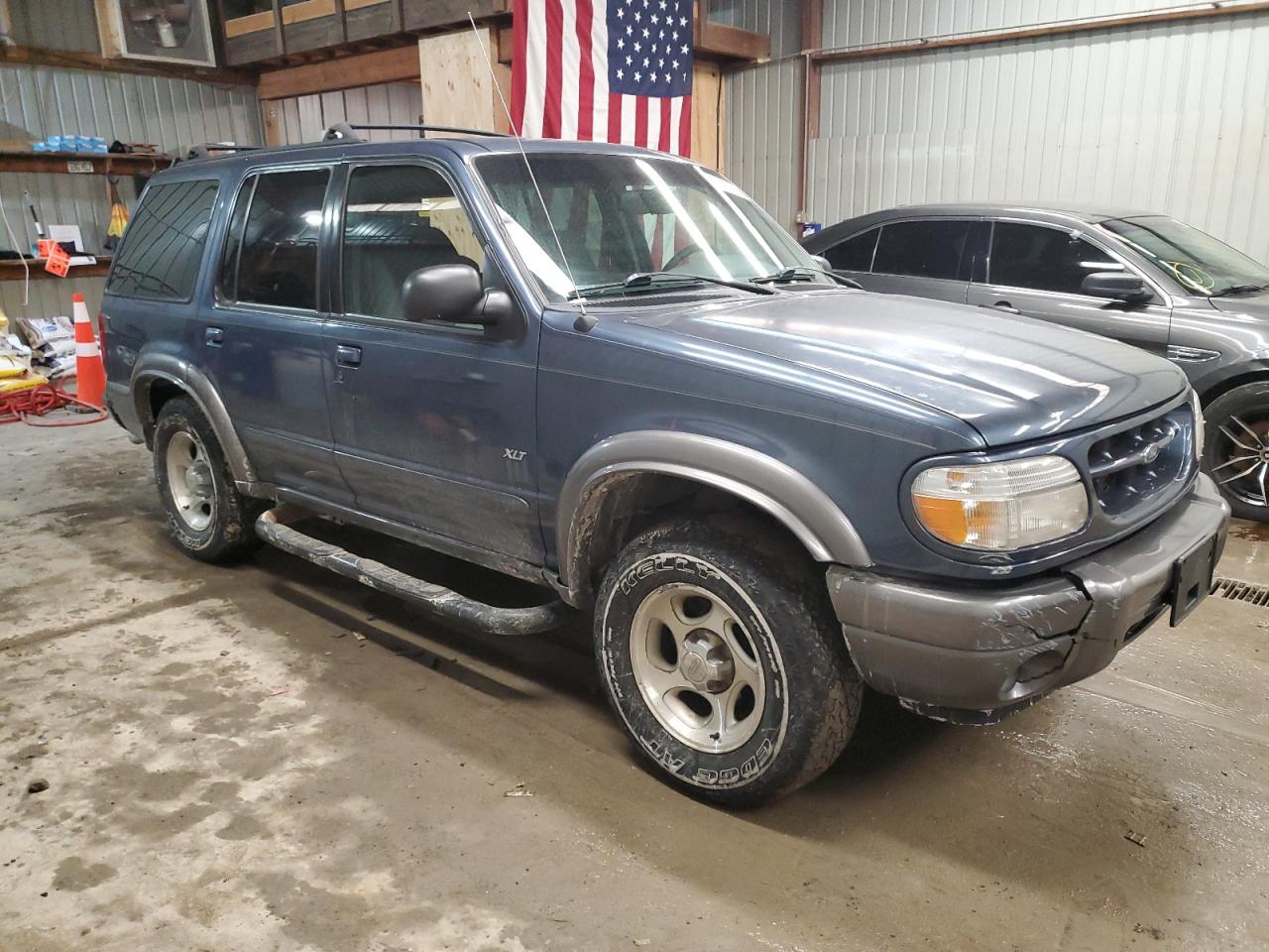 2000 Ford Explorer - Image 4