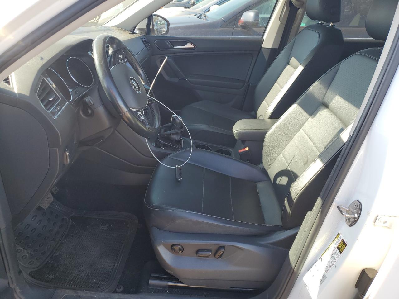 2018 Volkswagen Tiguan - Image 7