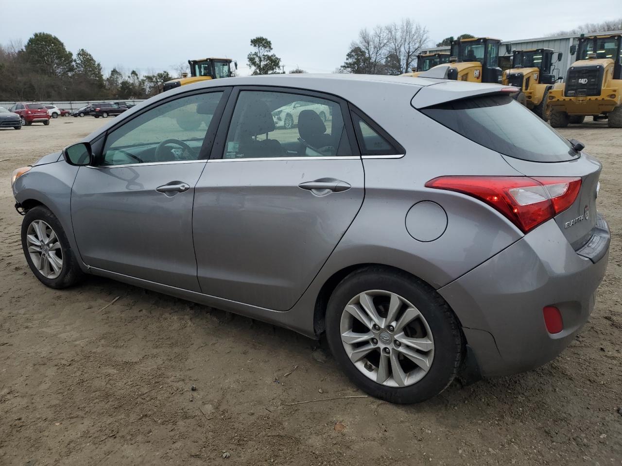 2013 Hyundai Elantra - Image 2