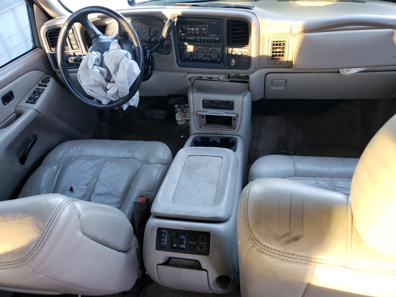 2002 Chevrolet Tahoe - Image 8