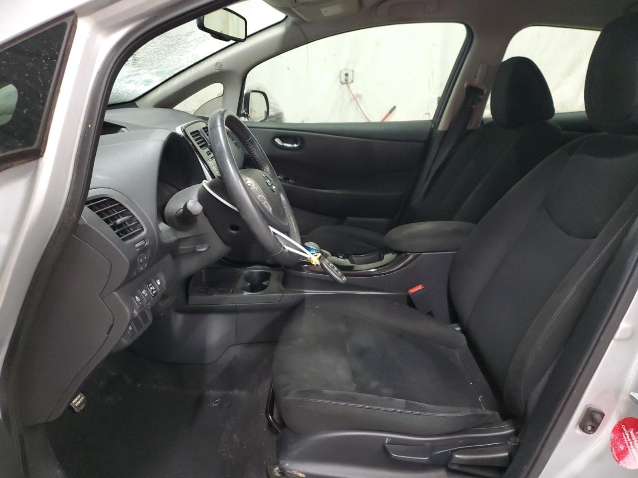 2017 Nissan Leaf - Image 7