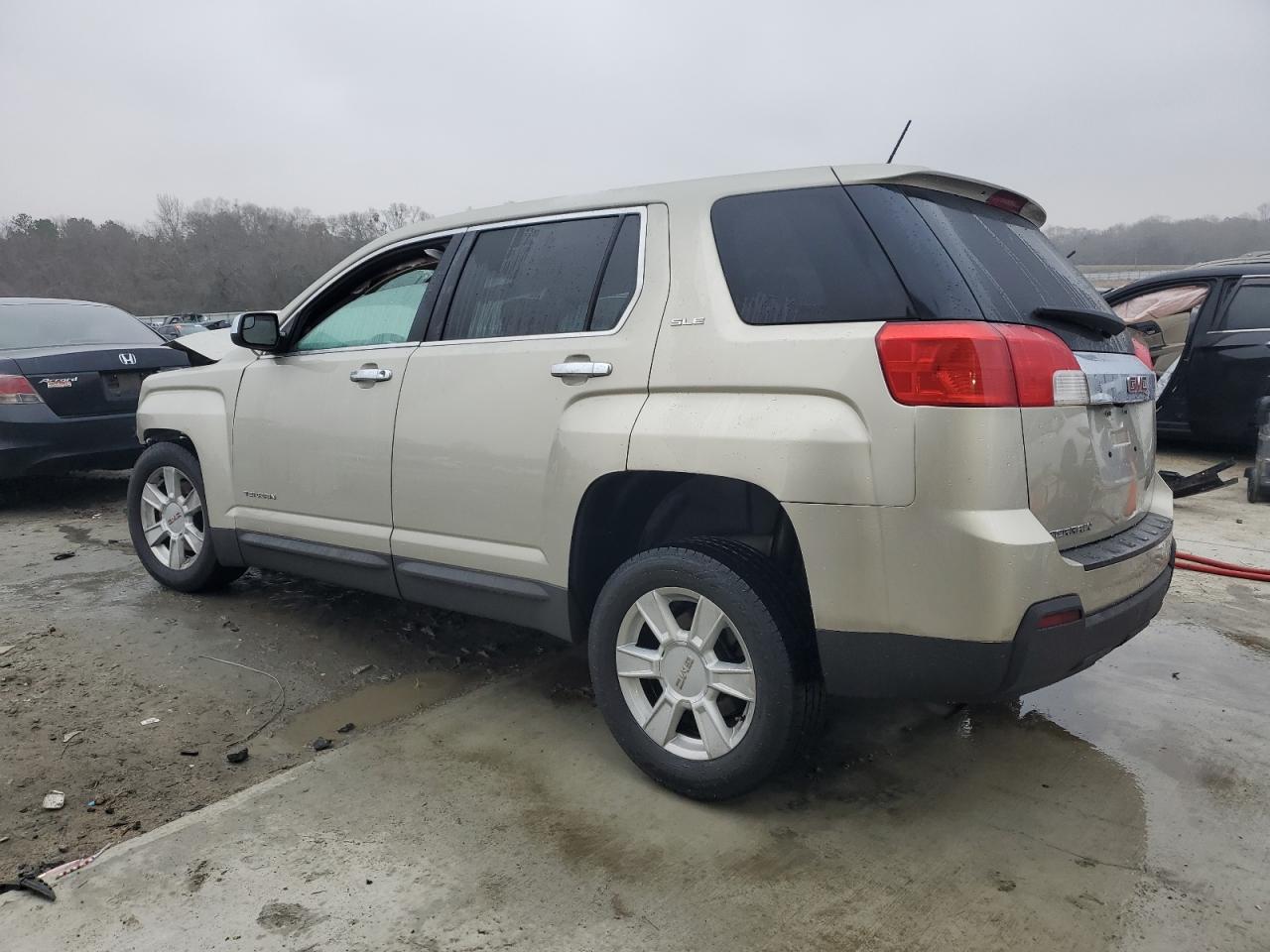 2013 GMC Terrain - Image 2