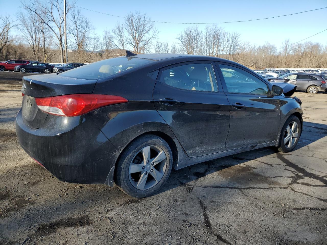 2013 Hyundai Elantra - Image 3