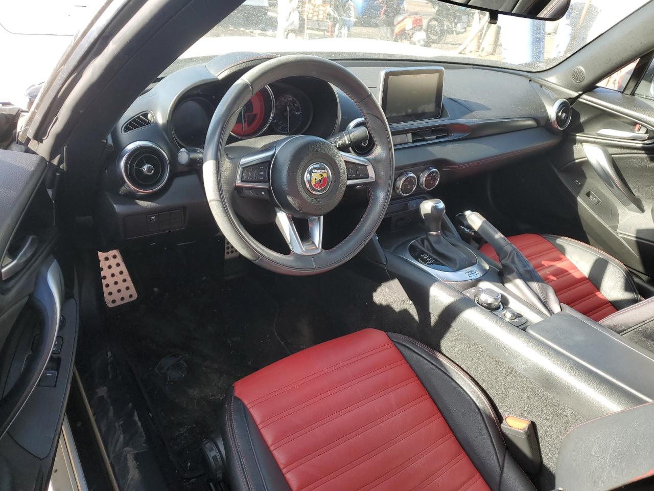 2019 Fiat 124 Spider - Image 8