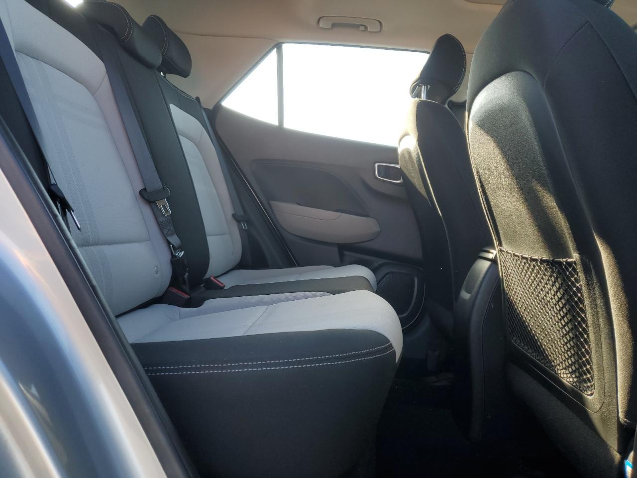 2022 Hyundai Venue - Image 11