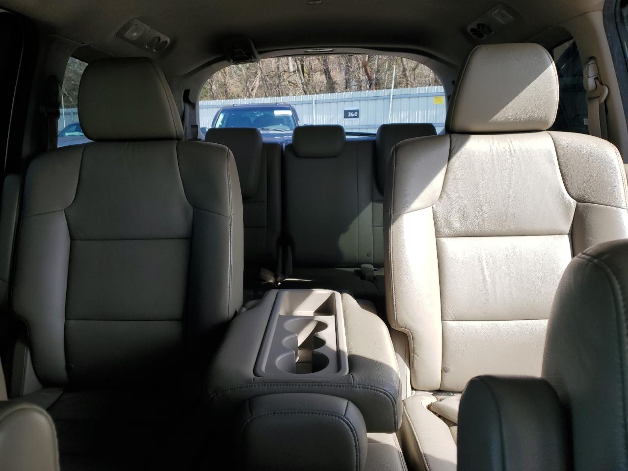 2012 Honda Odyssey - Image 10
