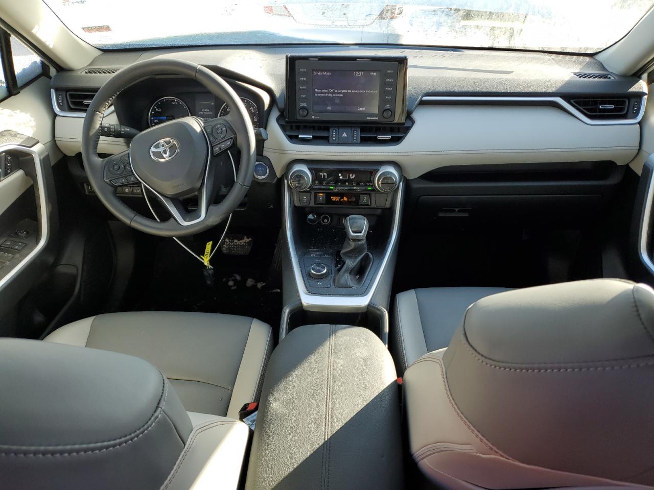 2022 Toyota RAV 4 - Image 8