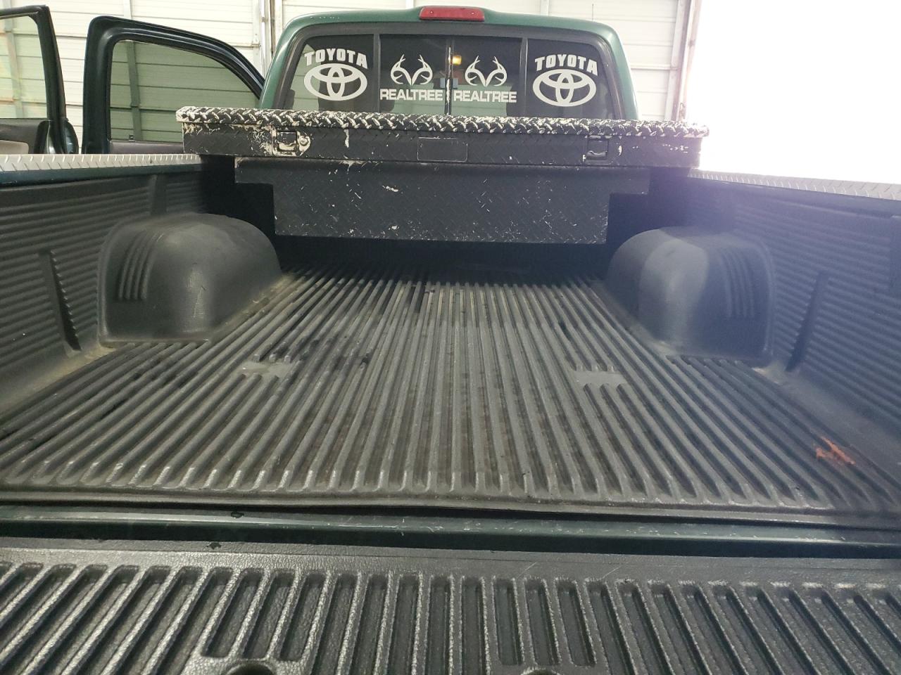 2000 Toyota Tacoma - Image 10