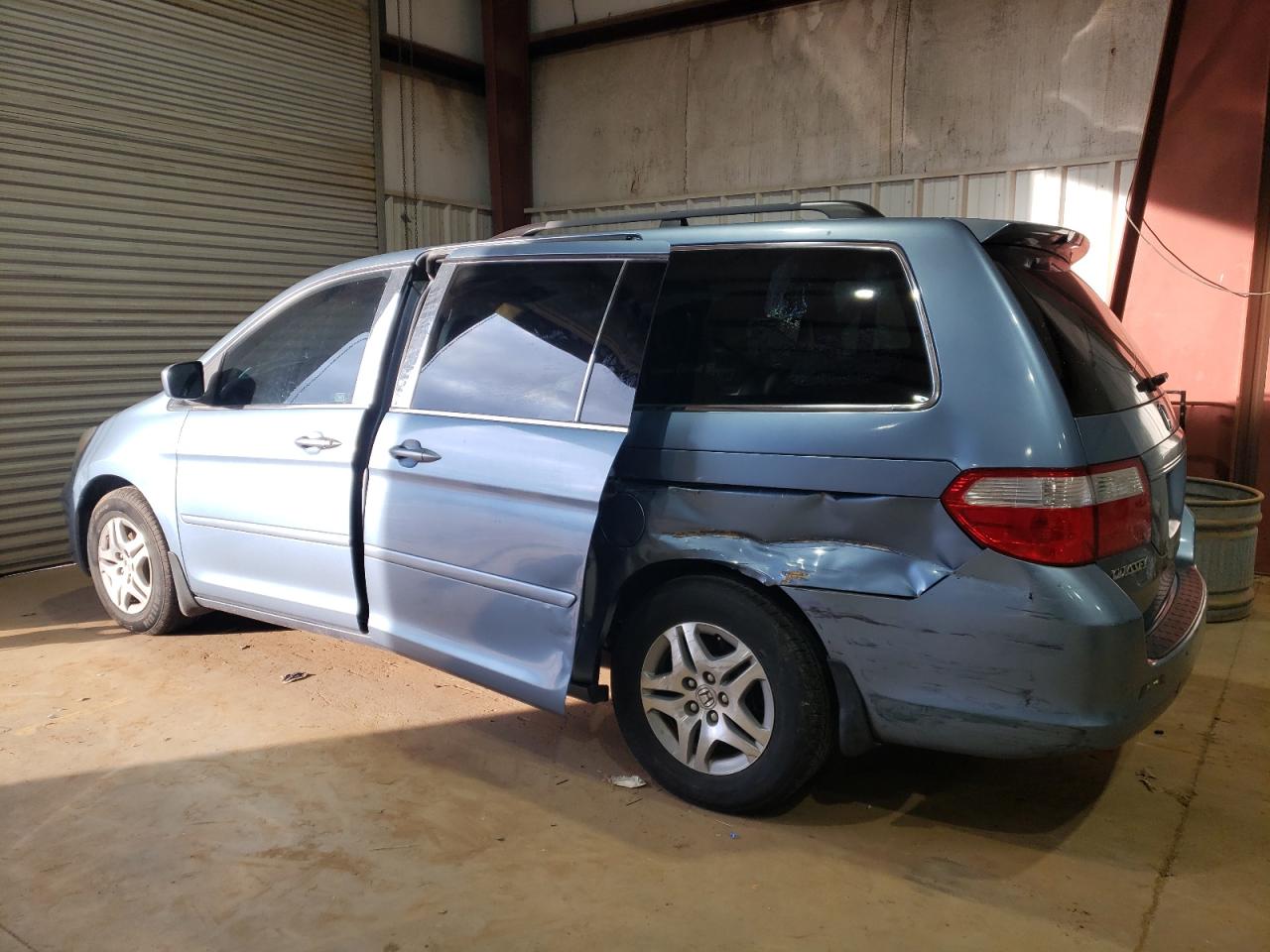 2006 Honda Odyssey - Image 2