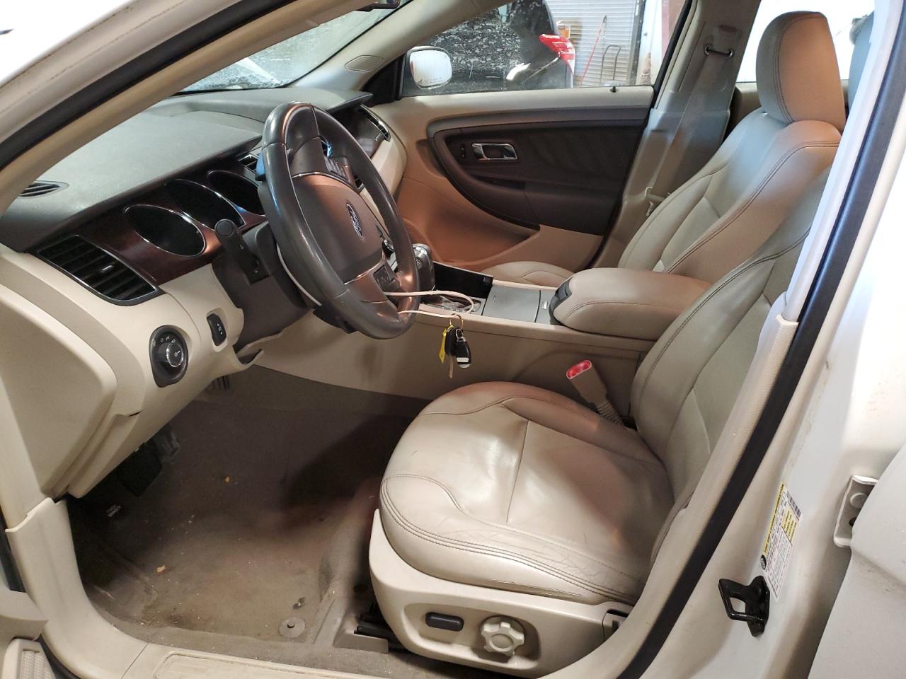 2010 Ford Taurus - Image 7